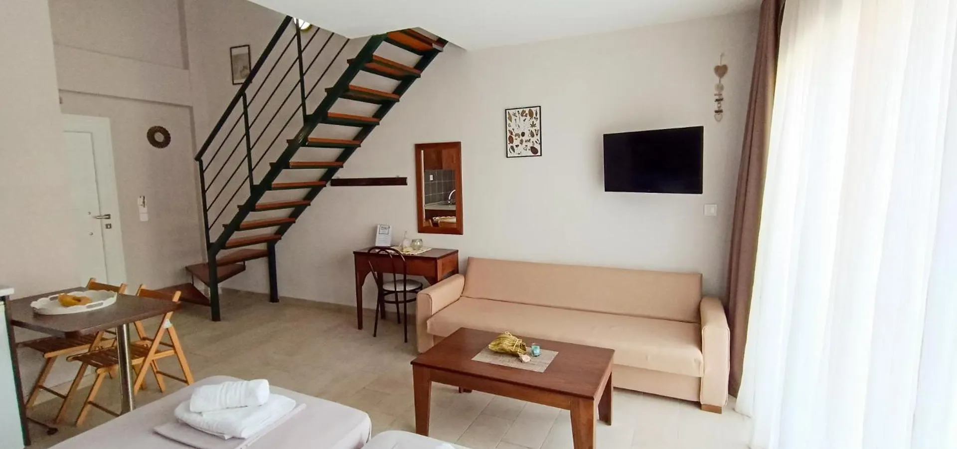 ניקיטי Erosaria Suites מלון דירות