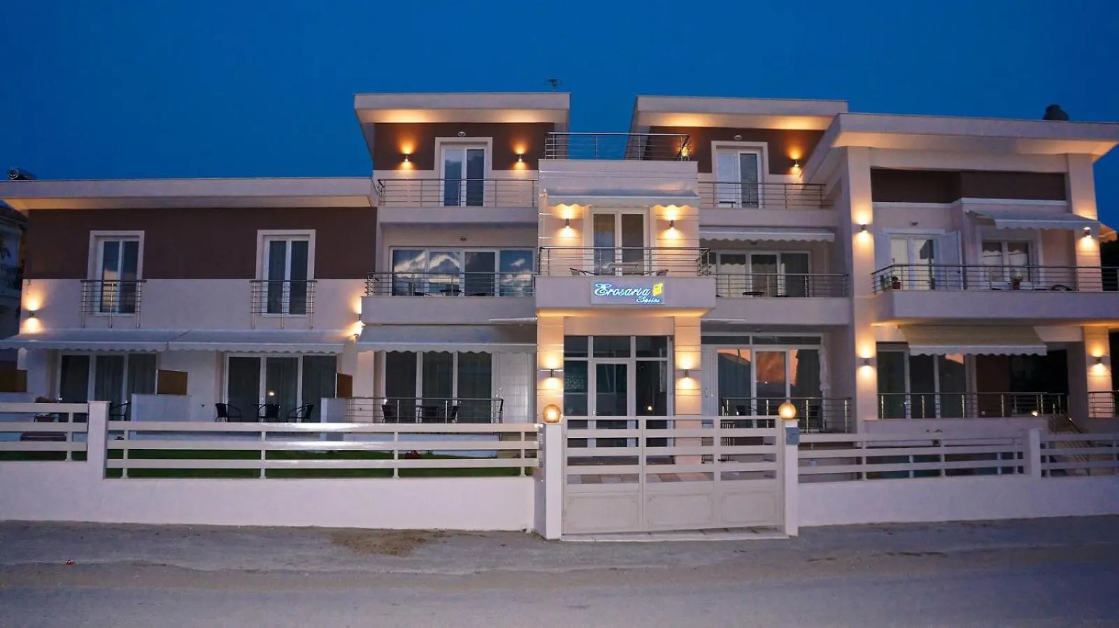ניקיטי Erosaria Suites