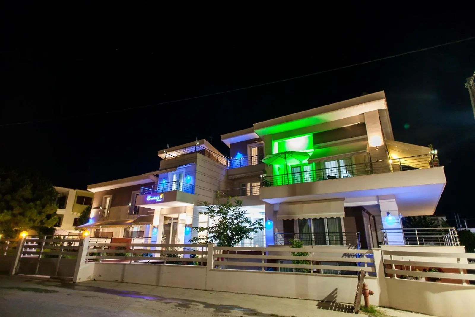 ניקיטי Erosaria Suites 0*,  יוון