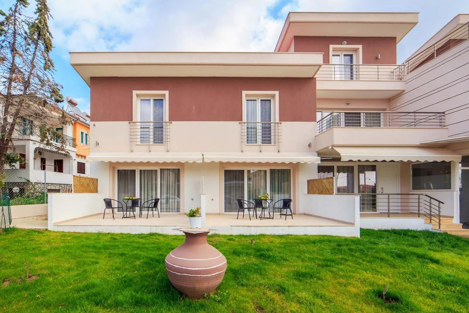 ניקיטי Erosaria Suites