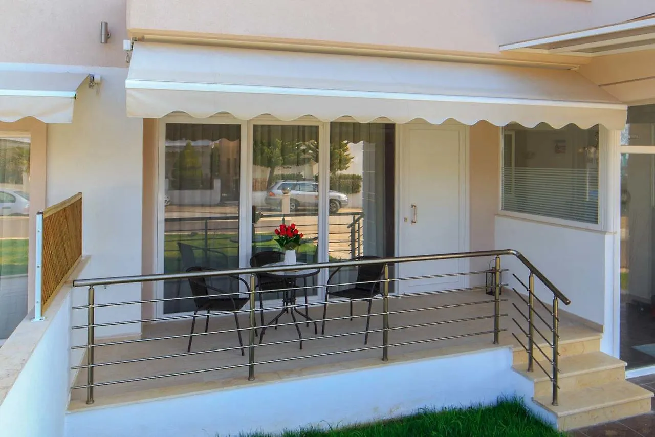 מלון דירות ניקיטי Erosaria Suites