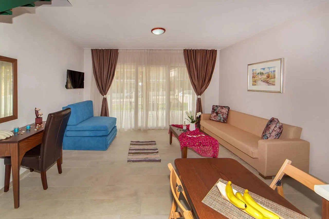 ניקיטי Erosaria Suites 0*,