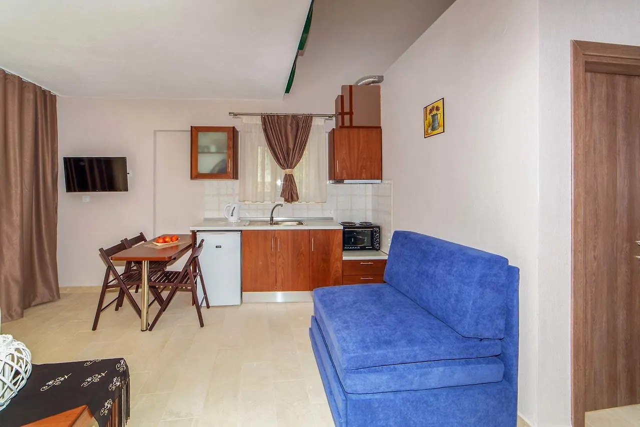 ניקיטי Erosaria Suites מלון דירות