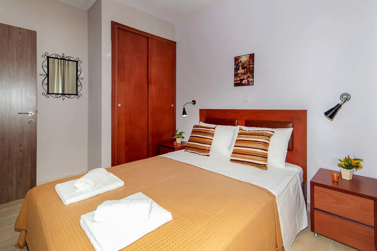 ניקיטי Erosaria Suites